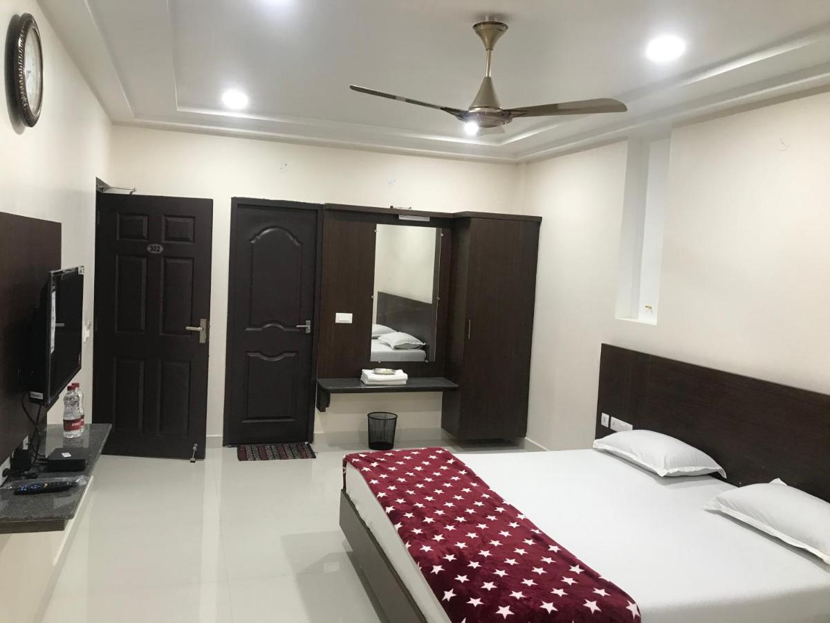 Sri Krishna Residency Hotel Eluru Екстериор снимка