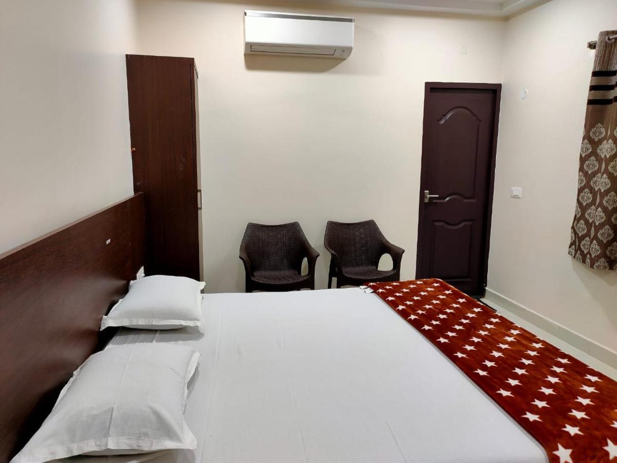 Sri Krishna Residency Hotel Eluru Екстериор снимка