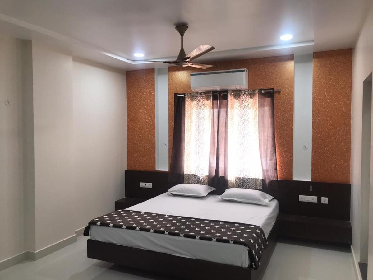 Sri Krishna Residency Hotel Eluru Екстериор снимка