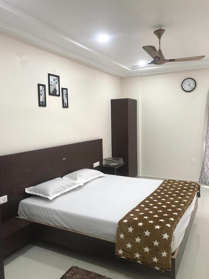 Sri Krishna Residency Hotel Eluru Екстериор снимка