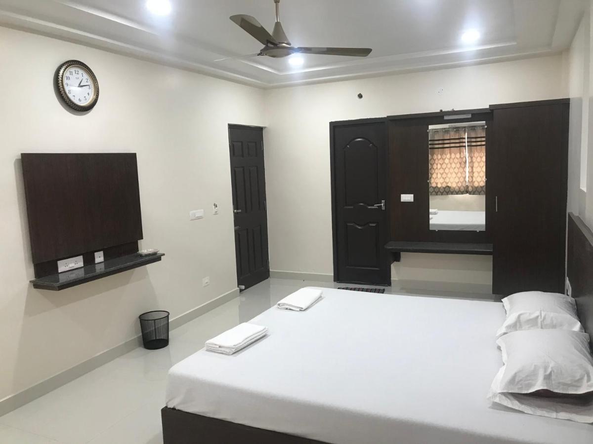 Sri Krishna Residency Hotel Eluru Екстериор снимка